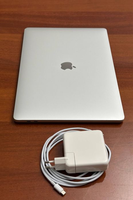 MacBook Pro 2017, 15.4”