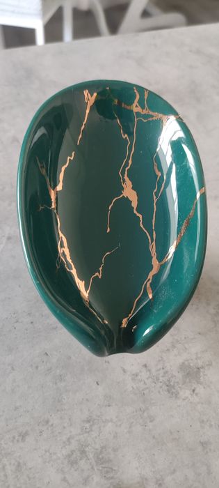 Мыльница на ножке