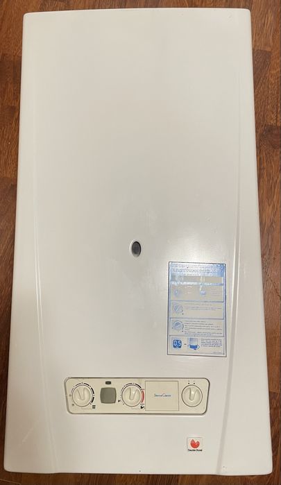 Vând centrala termica Saunier Duval