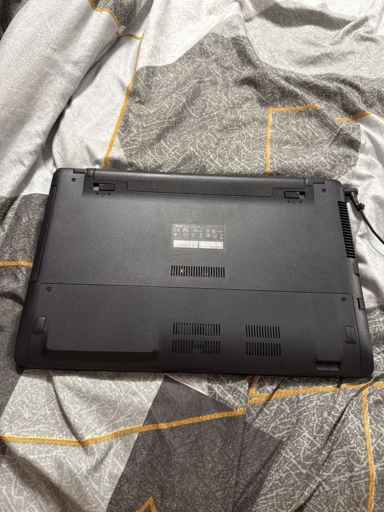 Vand Laptop ASUS