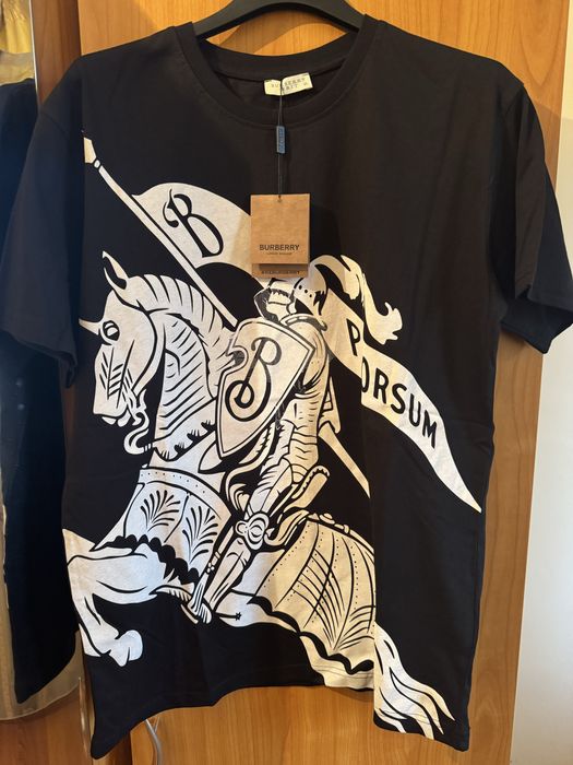 Tricouri diferite marimi