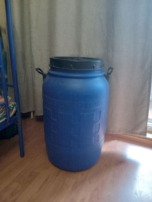 Продам бачок на 120 л.