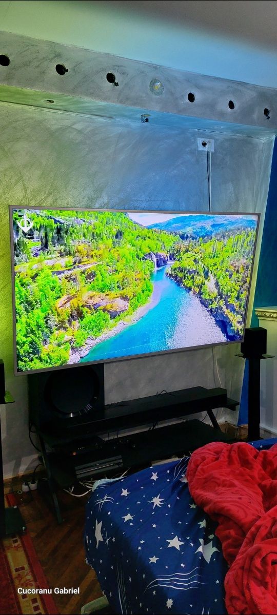 Televizor Philips 4K HDR, eARC, ambilight3 70inch. An 2020