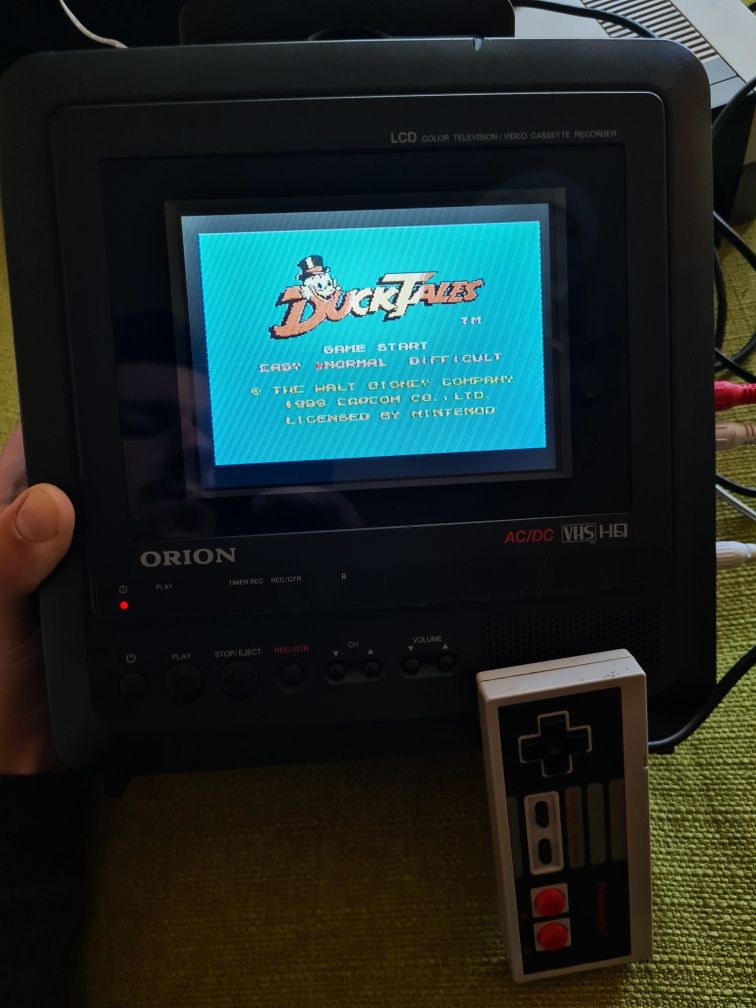 Orion Combi 600 LCD Televizor Portabil Cu Video VHS PVM Retro Gaming