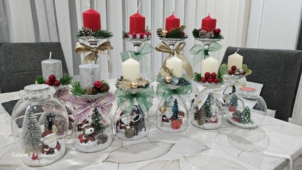 Коледни топки и чаши