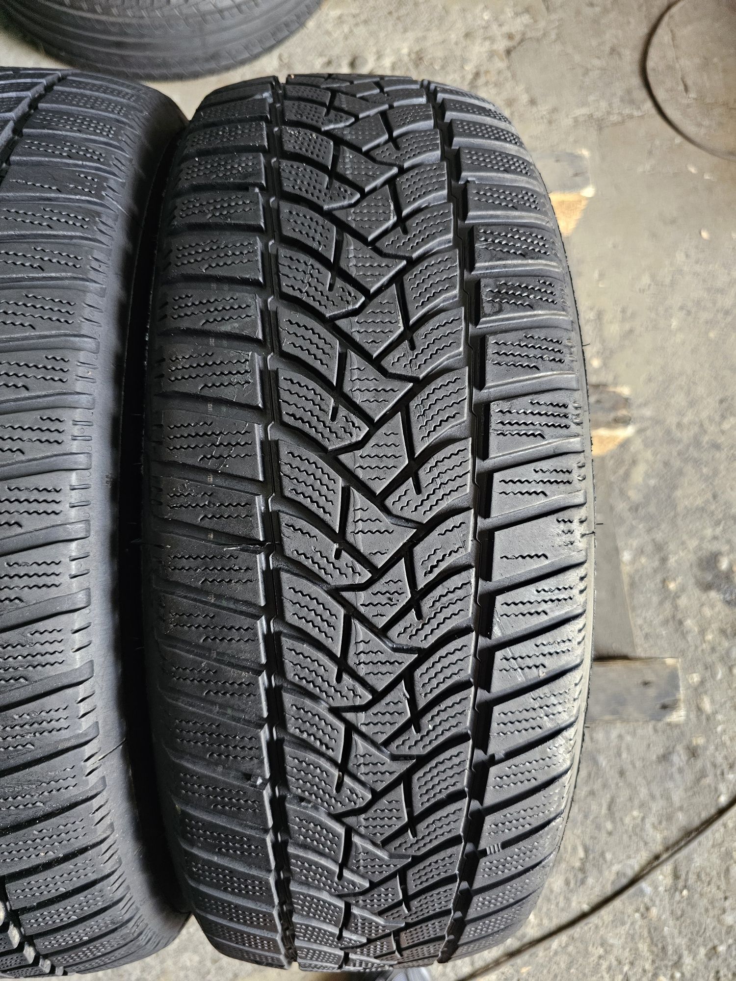 2 anvelope iarna 205 60 16 Dunlop