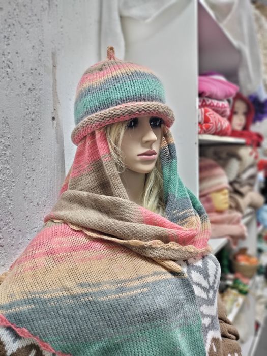 Шапка и бактус(косынка) ручной работы