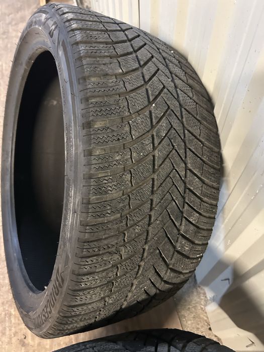 2бр.зимни гуми Bridgestone 275/35/21