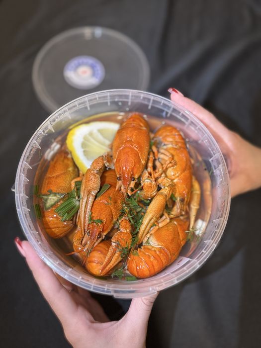 Царские раки! Мясистые с икрой!