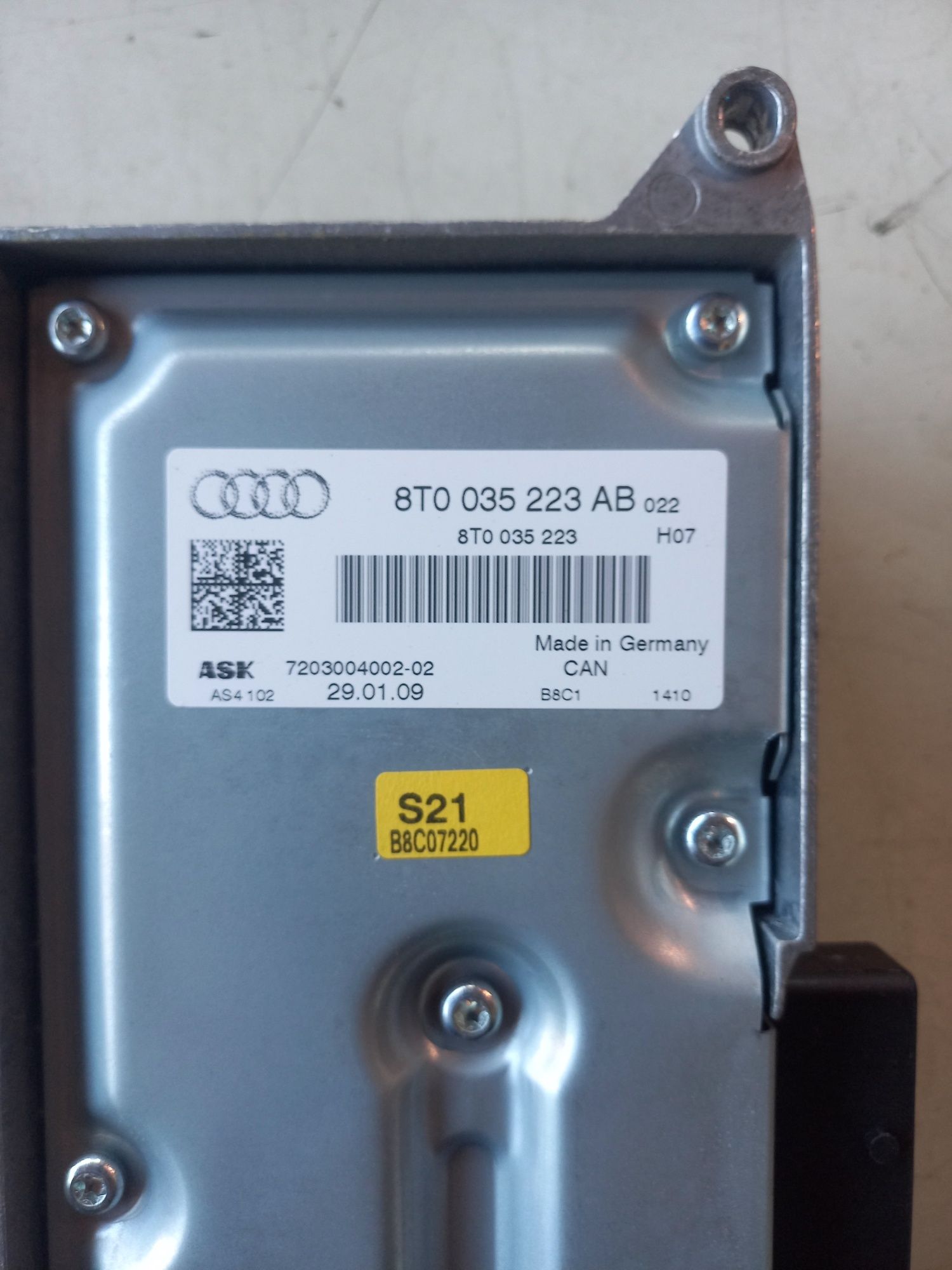 Усилвател Audi A4 B8