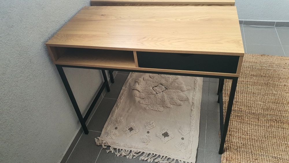 Бюро Jysk единично