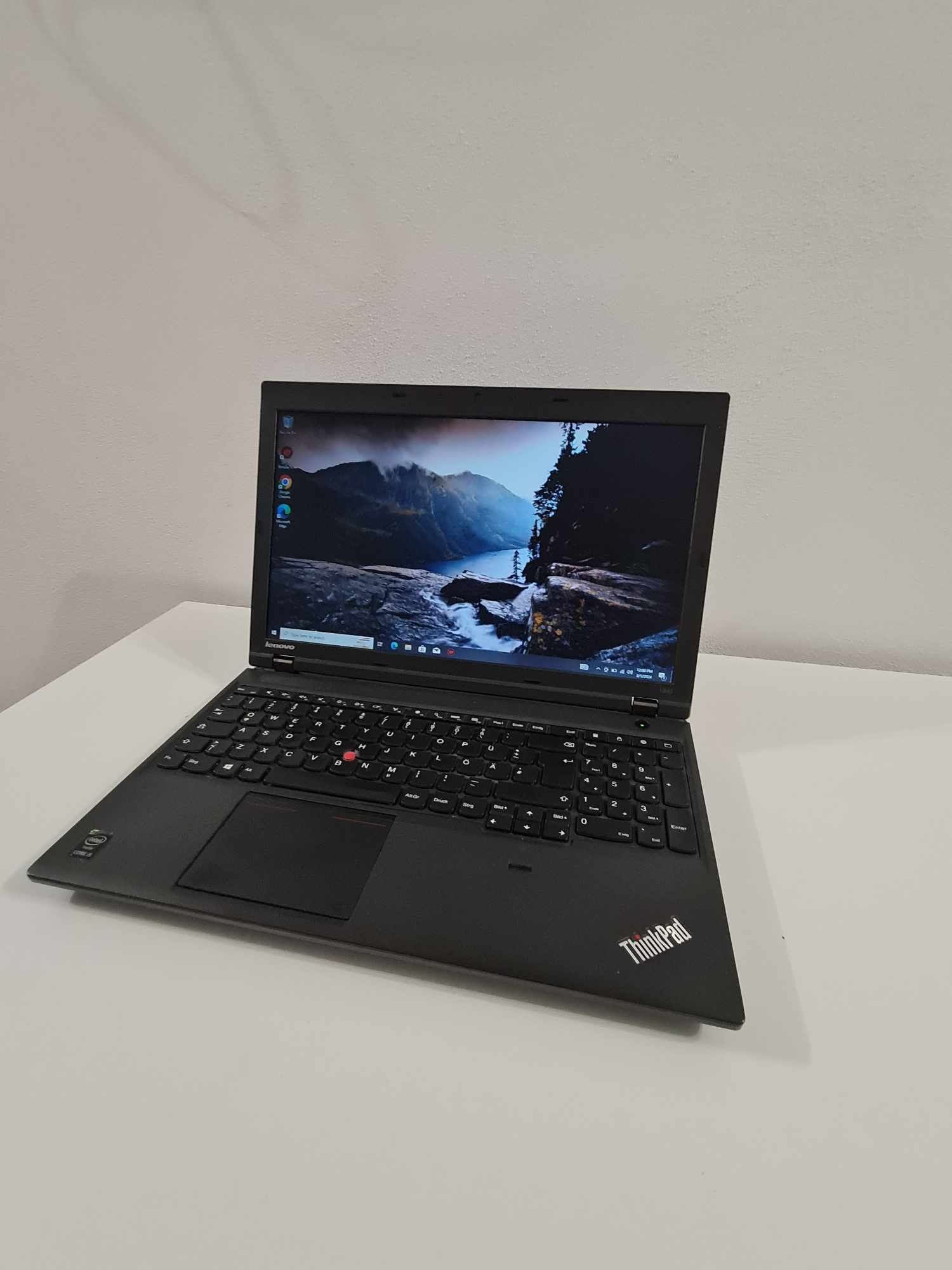 Laptop Lenovo cu i5 , ssd ,8g ram