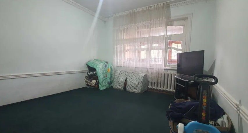 Срочно Продаётся Саламатина 77 серия  2/4/4 без мебелья без ремонта