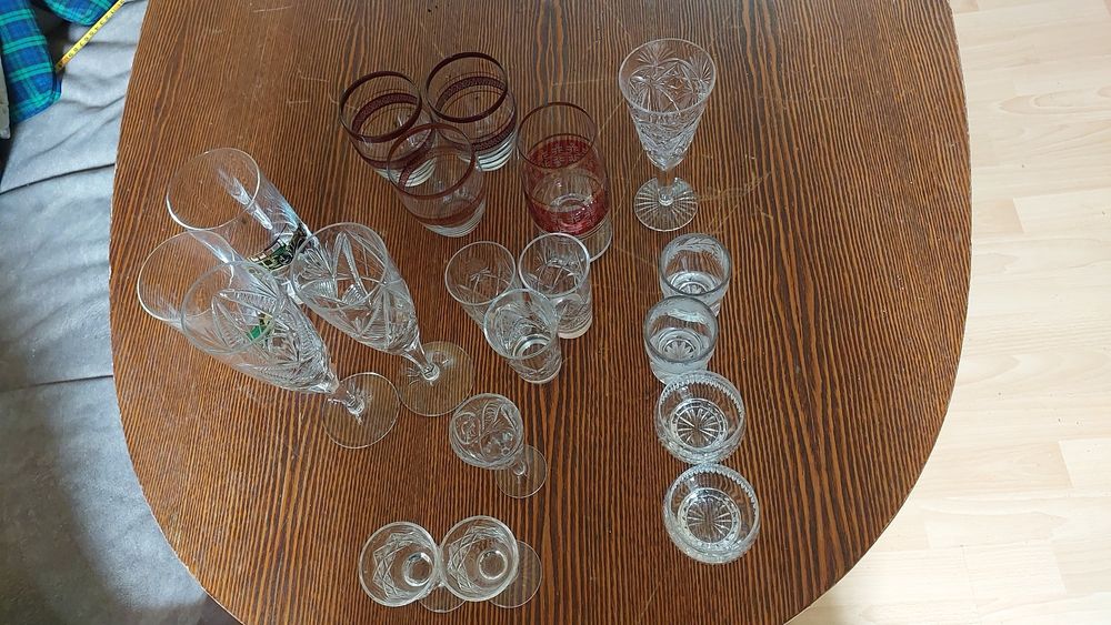 Продам хрустальные рюмки и фужеры ,стаканы  для добора.