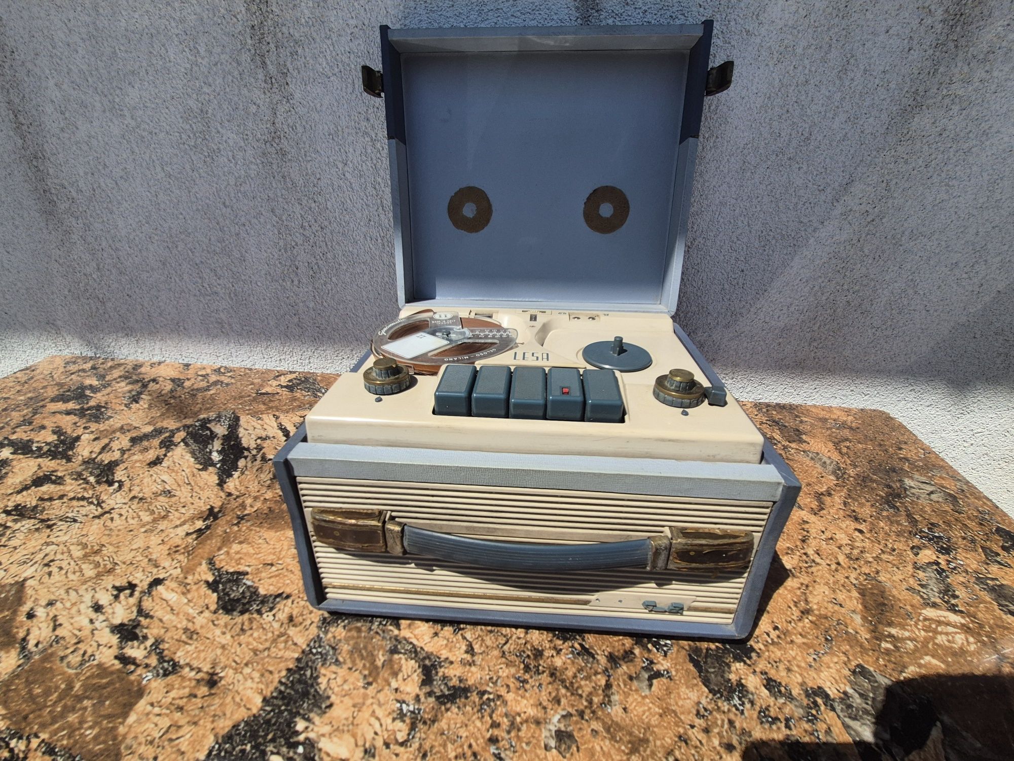 Vând magnetofon LESA ,model LS3,made in Italy