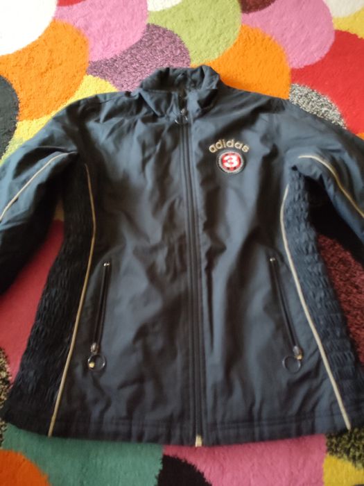 Vând geacă femei Adidas