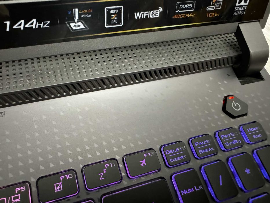 Laptop Gaming ASUS ROG Strix G17 G713RC cu 6800HS, 16GB DDR5, RTX 3050