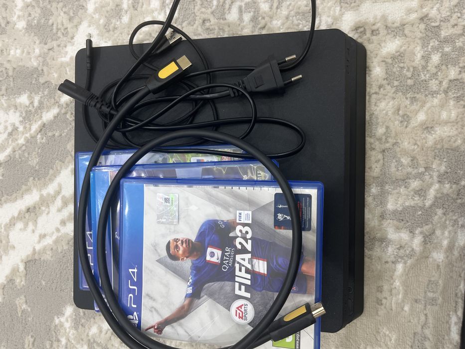 Sony Playstation 4 slim