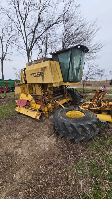 Combină de recoltat cereale New Holland TC56