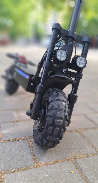 Trotinetă Dual Motor 2600W – 10 Inch, Suspensii Față-Spate, Bestială!