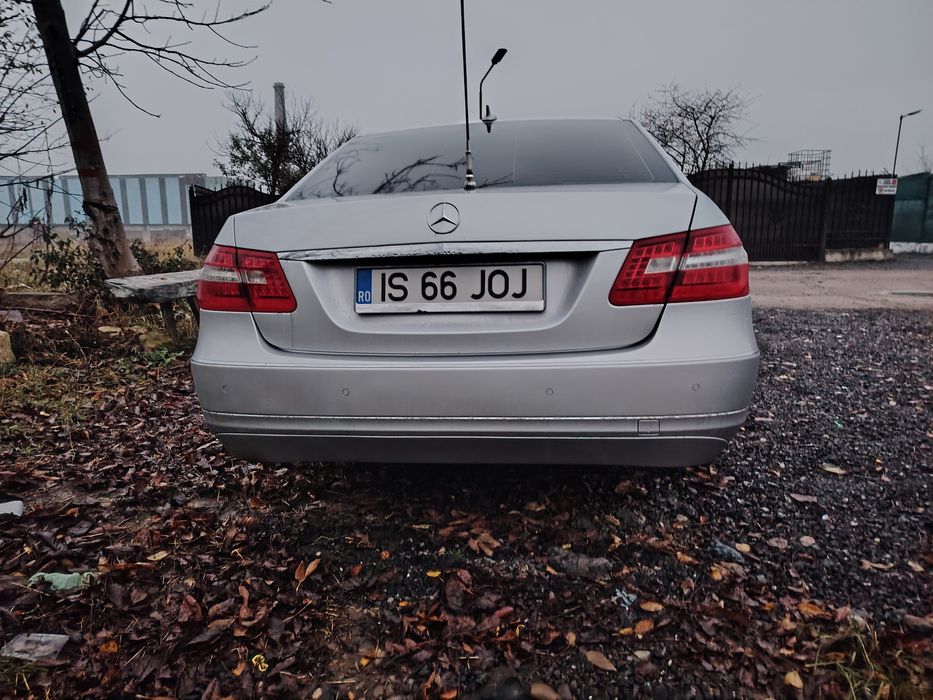 Mercedes E220 170cp usor avariat!