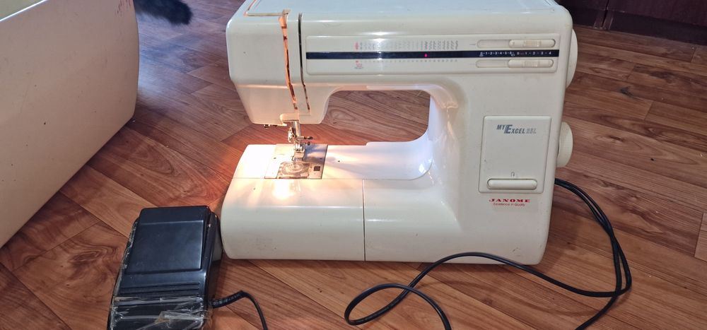 Швейная машинка JANOME