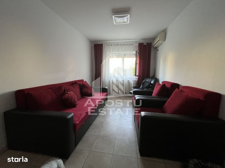 Apartament cu 4 camere, 2 bai, etaj intermediar, zona Soarelui
