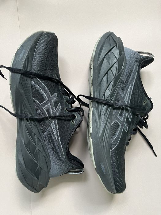 Asics Novablast 4, marime 41.5