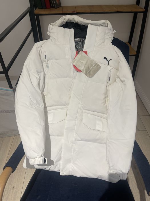 Продается пуховик Корея белый