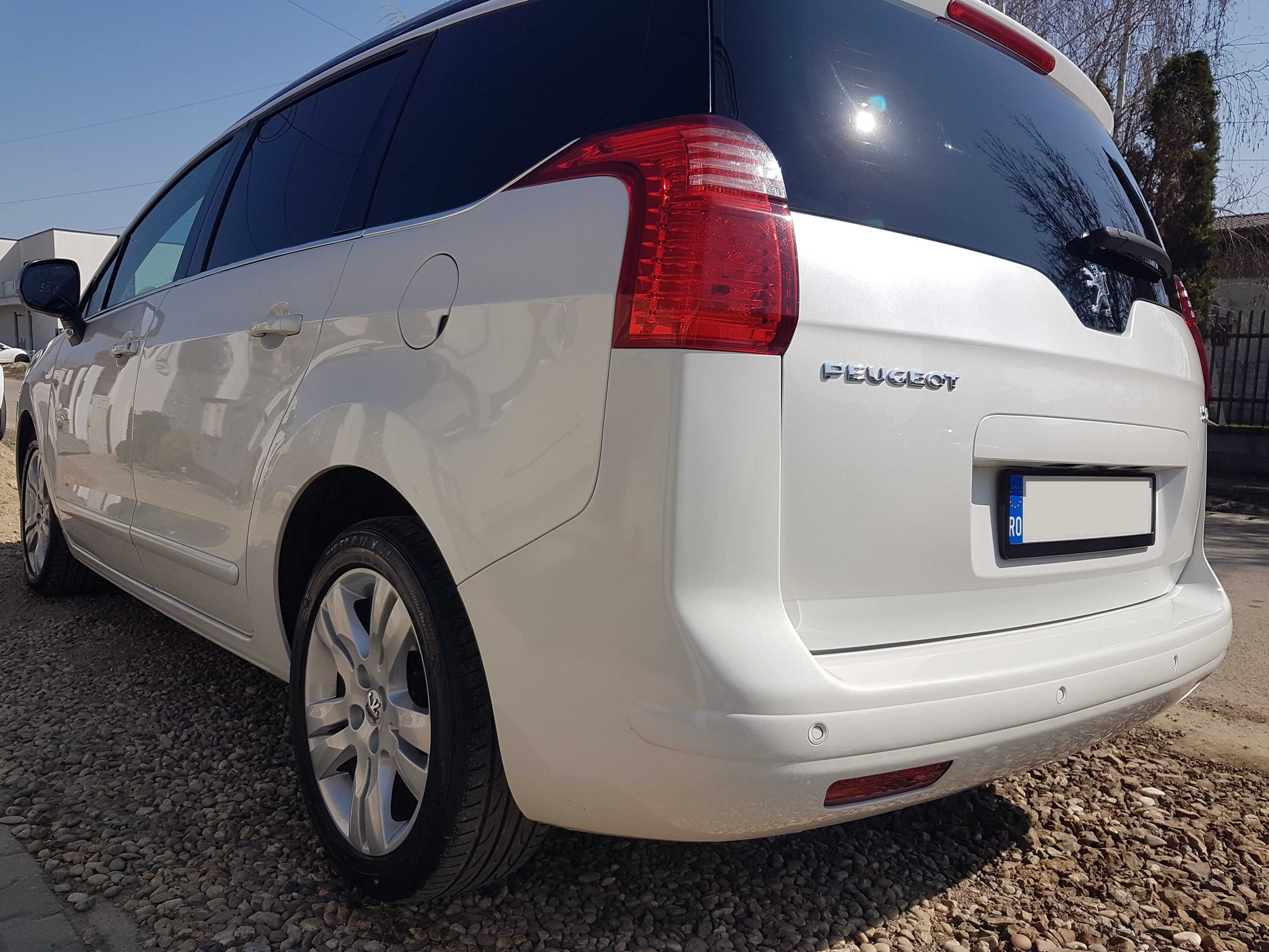 Vand Peugeot 5008 1.6 HDI panoramic/7locuri/navigatie/audio JBL