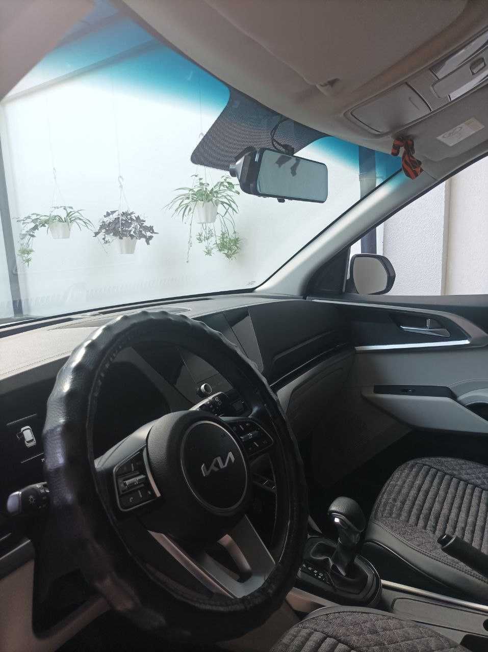 KIA Carens легковой автомобиль