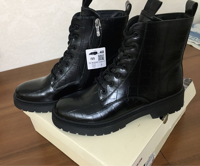 Продам новые весенние полусапожки