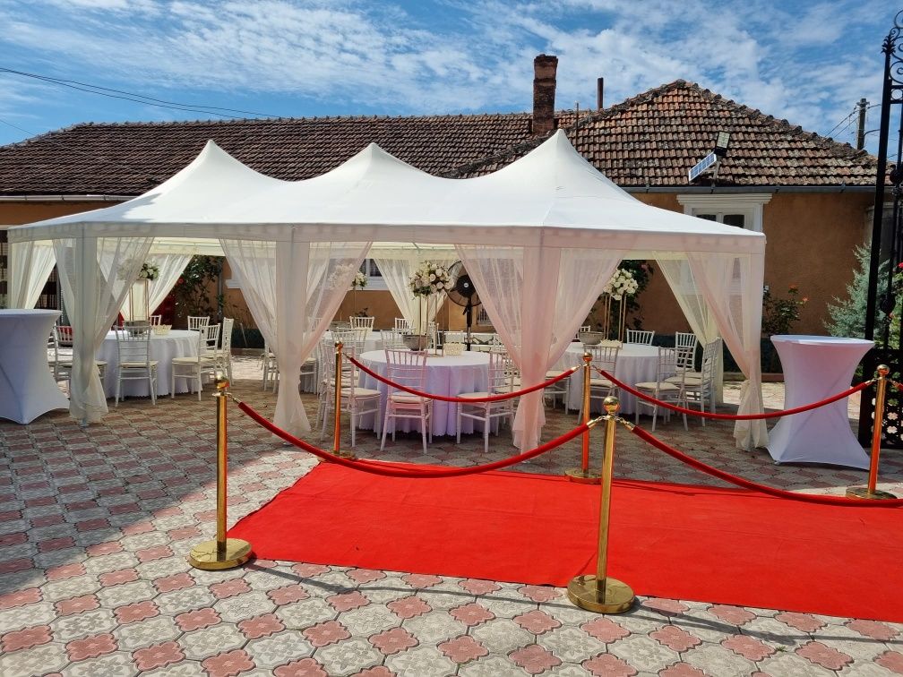 Cort de inchiriat aranjamente florale mese scaune închiriez cort decor