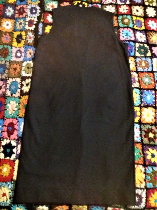 Vand vesta lunga dama, neagra (COS),  cu rever, eleganta si calduroasa