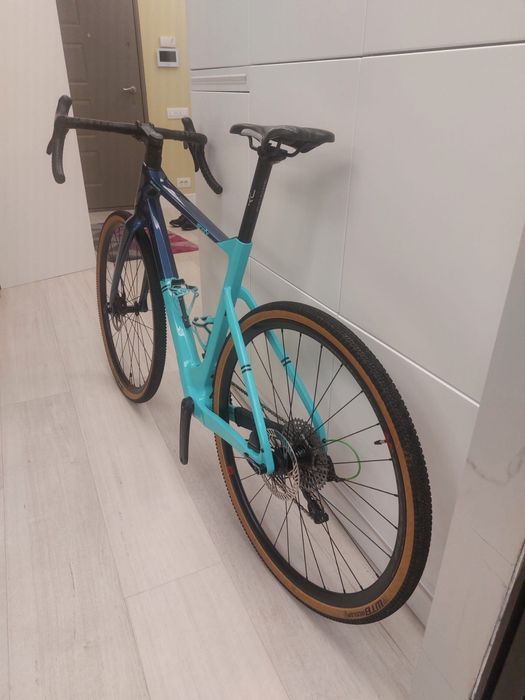 Bicicleta Bianchi Arcadex Carbon