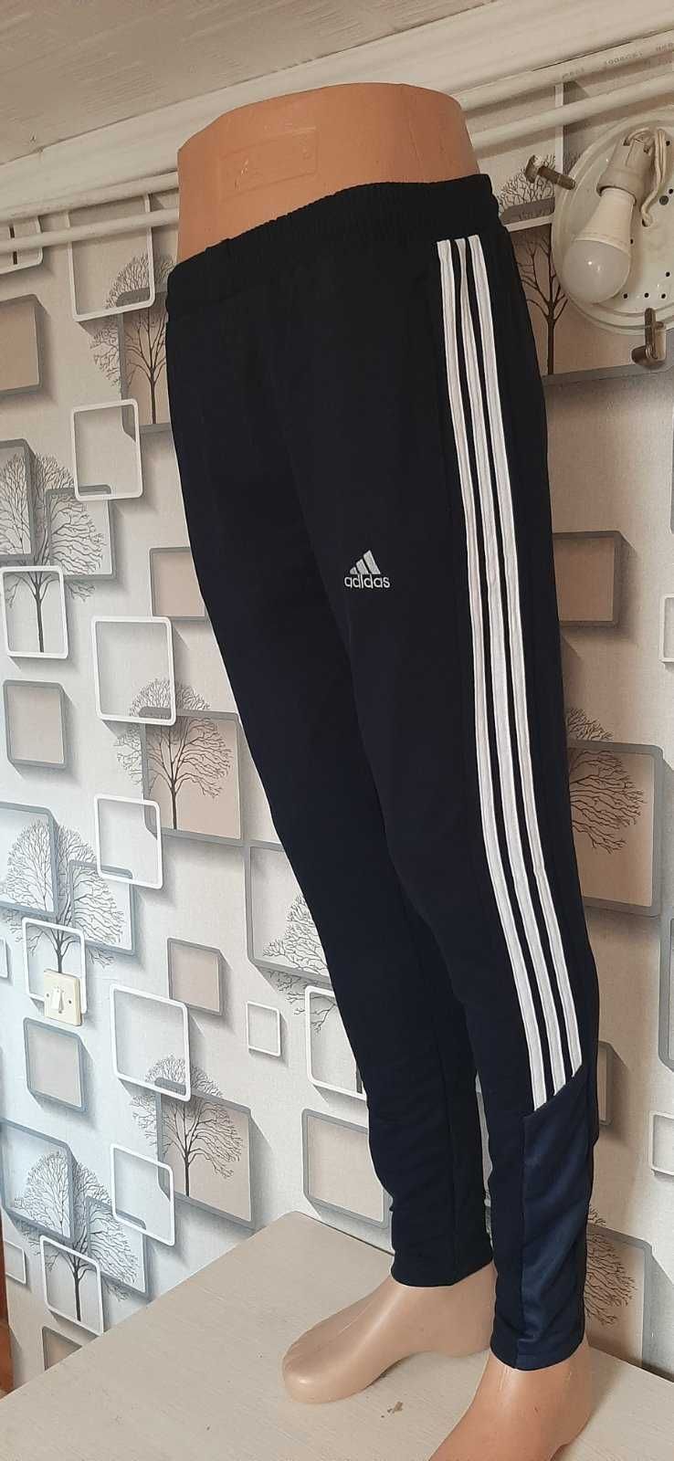 Мъжки спортни долнища Adidas