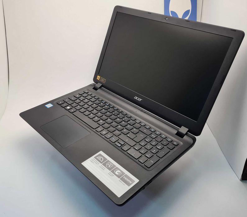 Acer Aspire ES1-572 i5 7200U/8GB/240SSD/FHD