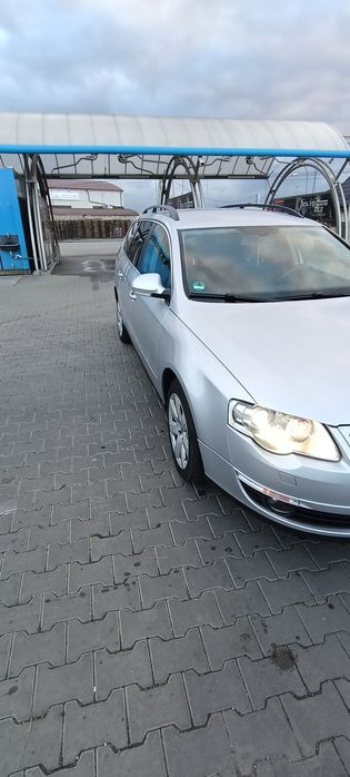 Vând Volkswagen Passat B6