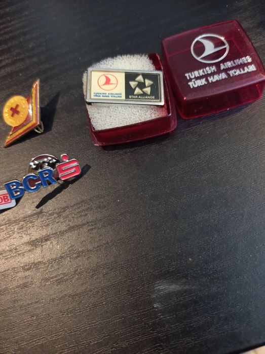 Lot 9 insigne diverse