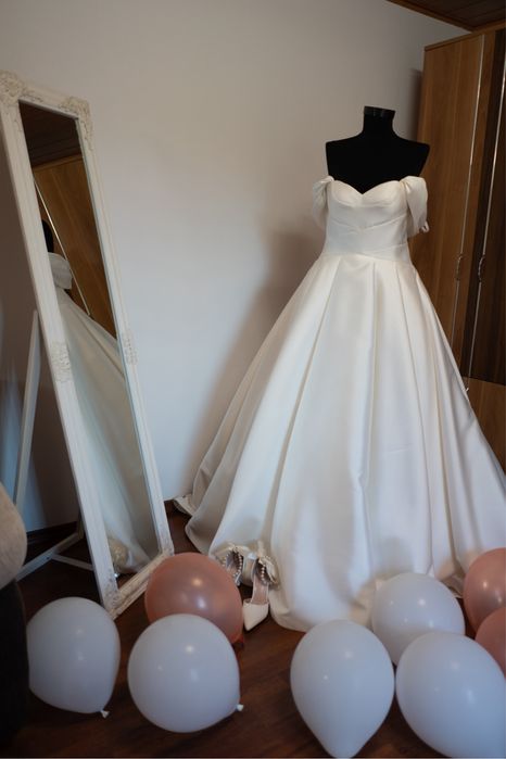 Vând rochie de mireasă