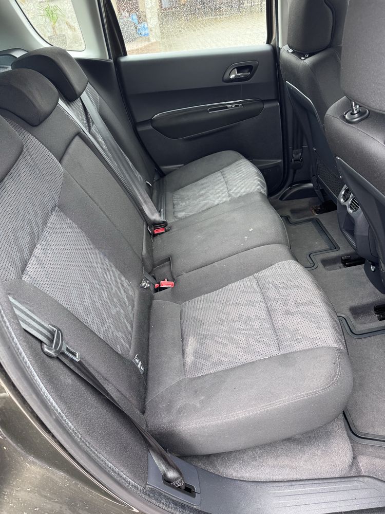 Dezmembrez Peugeot 3008
