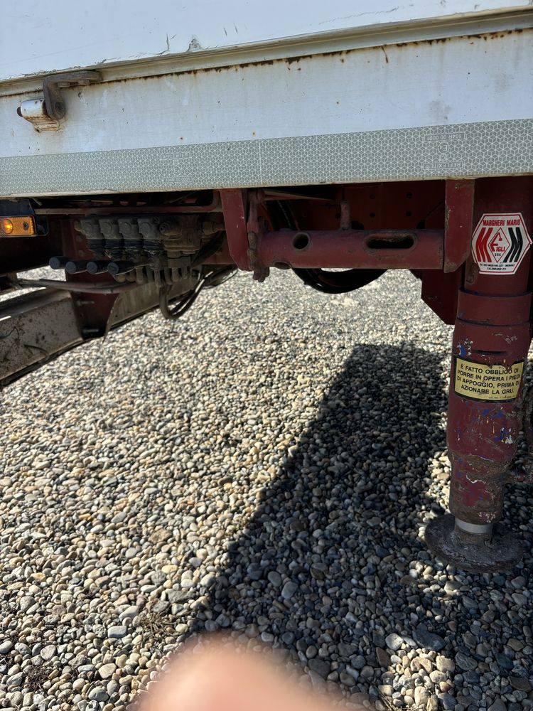 Autoplatforma  b 14 trailer platforma  iveco cu macara 15 t