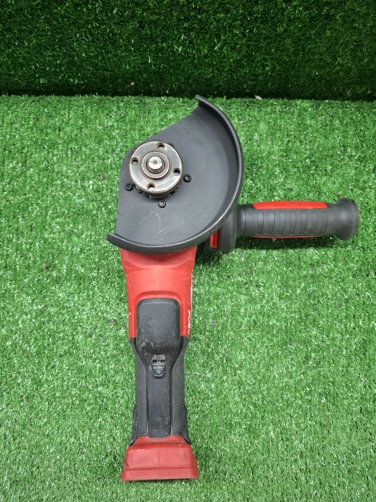 Безчетков шлайф на Milwaukee M18 CAG125XPD