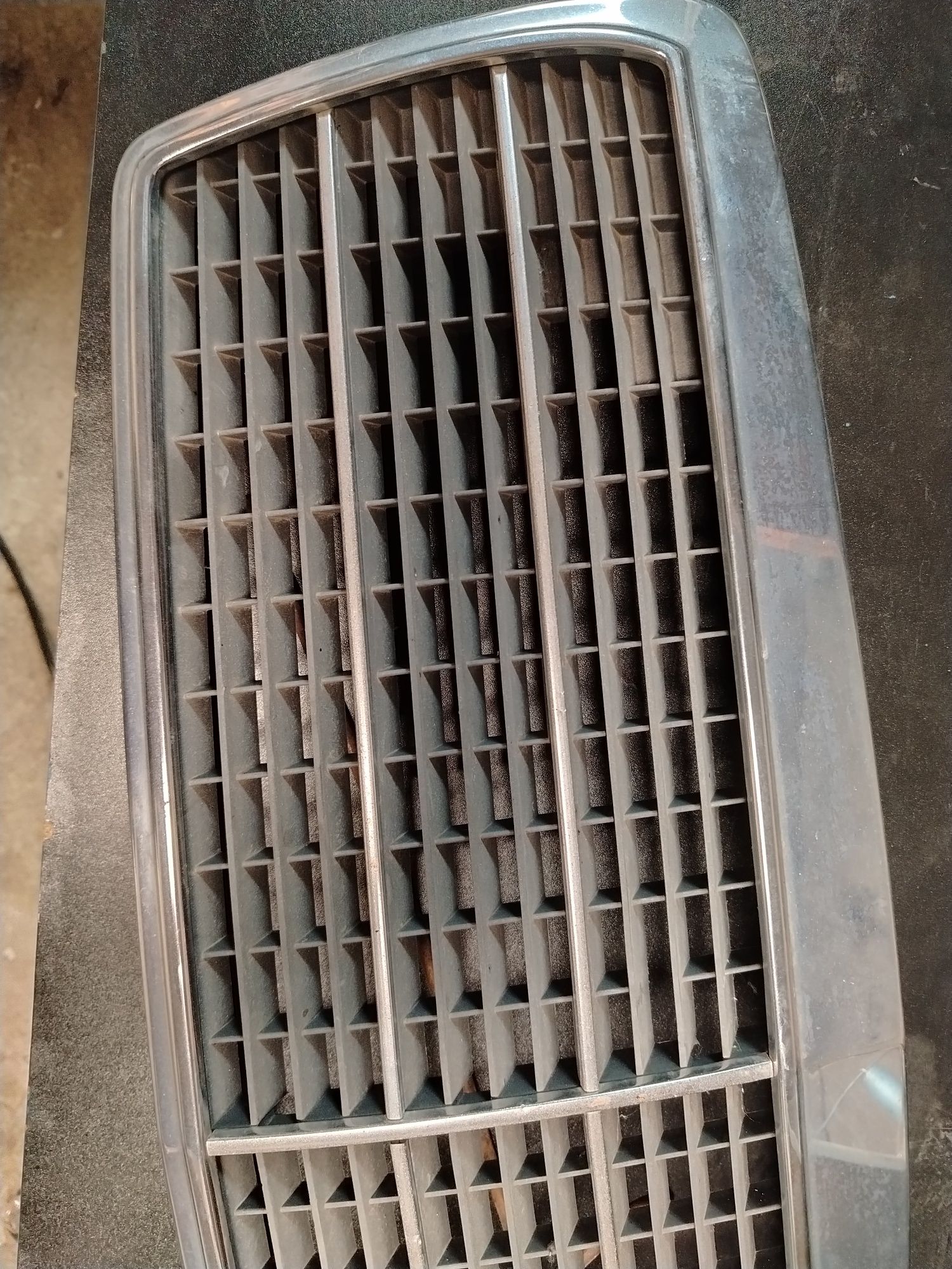 Решетка Mercedes w210