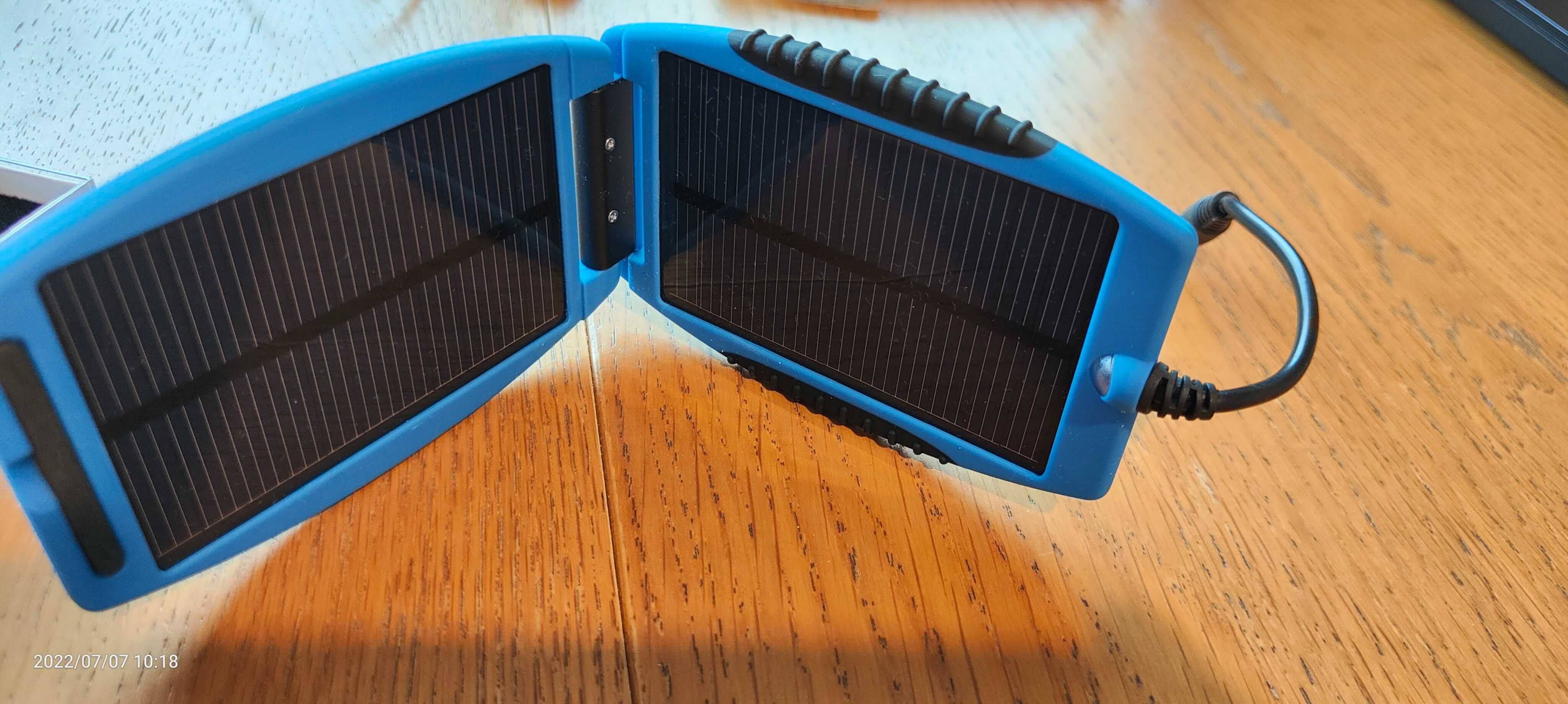 Incarcator solar pentru multiple dispozitive, mouse wireless cadou