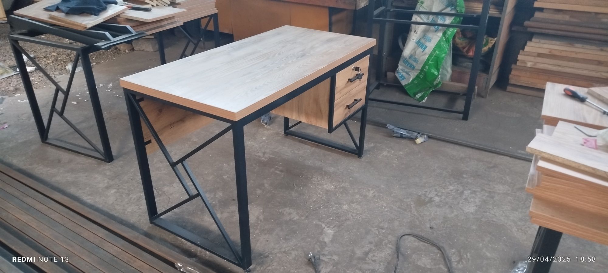 Loft mebellar stol tunba