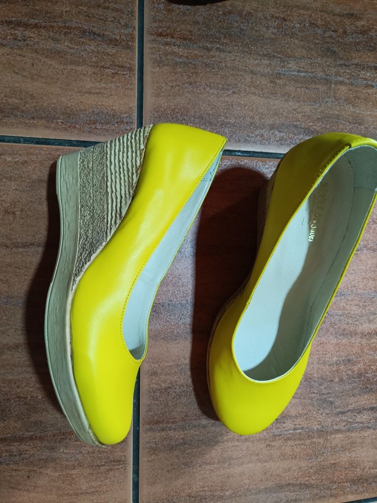 Pantofi piele galbeni