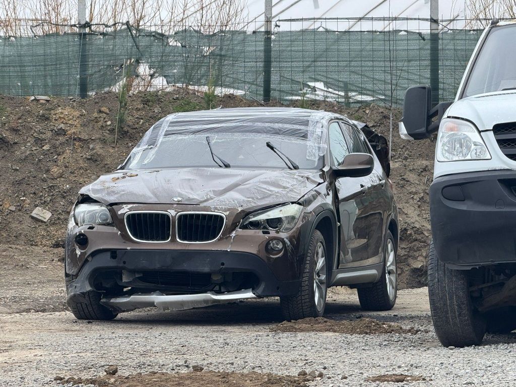 Dezmembrez BMW X1 motor 2.0 cutie manuala 4x4 volan stânga
