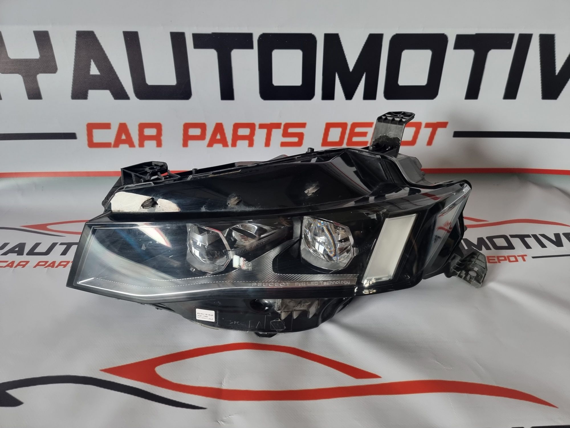 Far stanga led Peugeot 508 dupa 2018 cod 9823144680