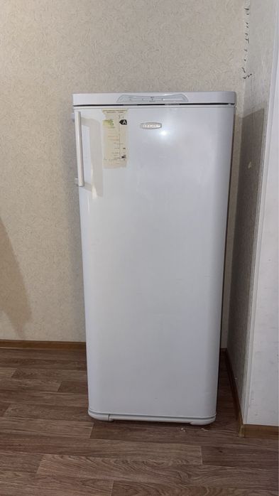 Продам морозильник